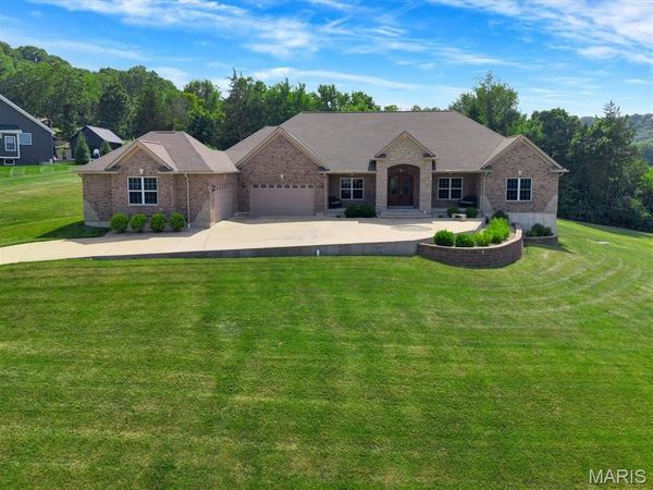 2818 Highland Woods Road, Imperial, MO 63052