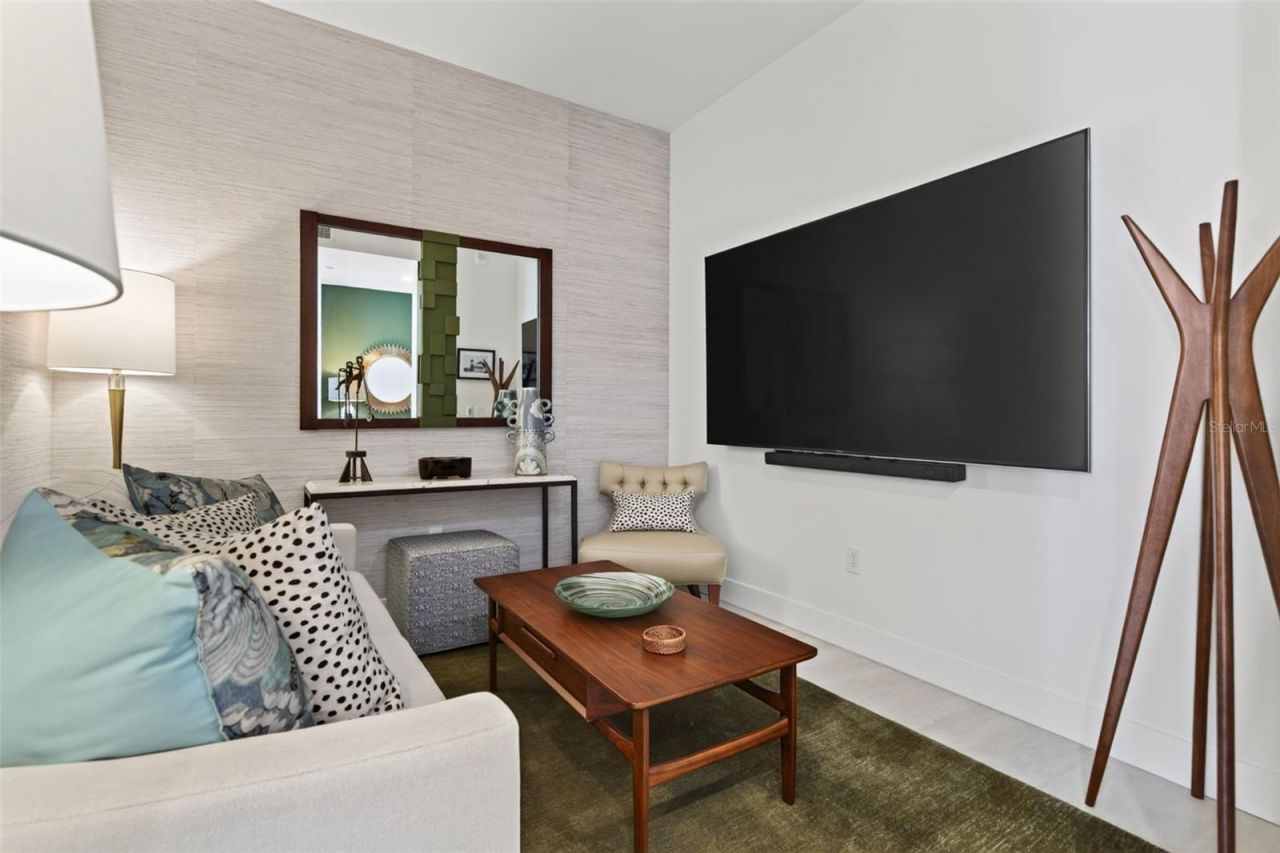 301 Quay Commons, Unit 1009, Sarasota, FL 34236 Photo