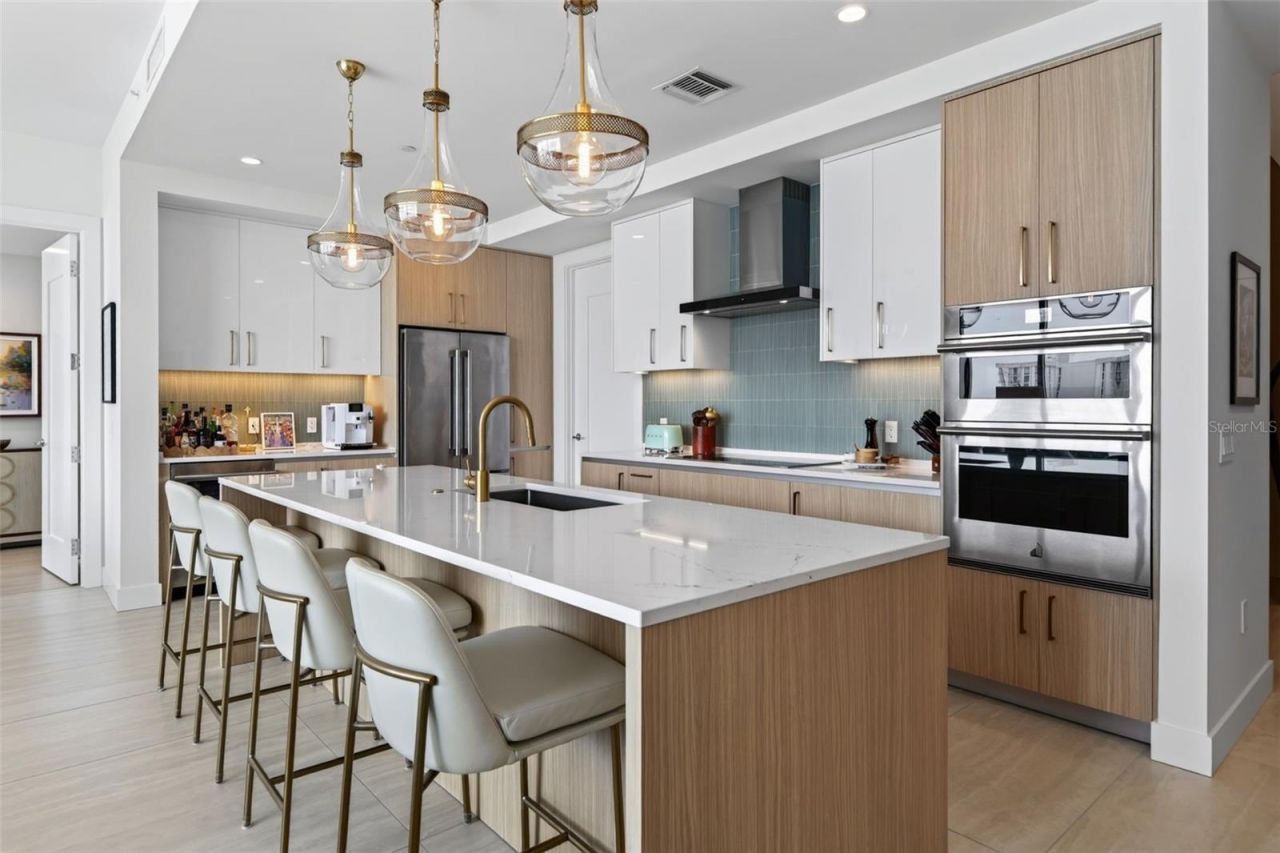 301 Quay Commons, Unit 1009, Sarasota, FL 34236 Photo