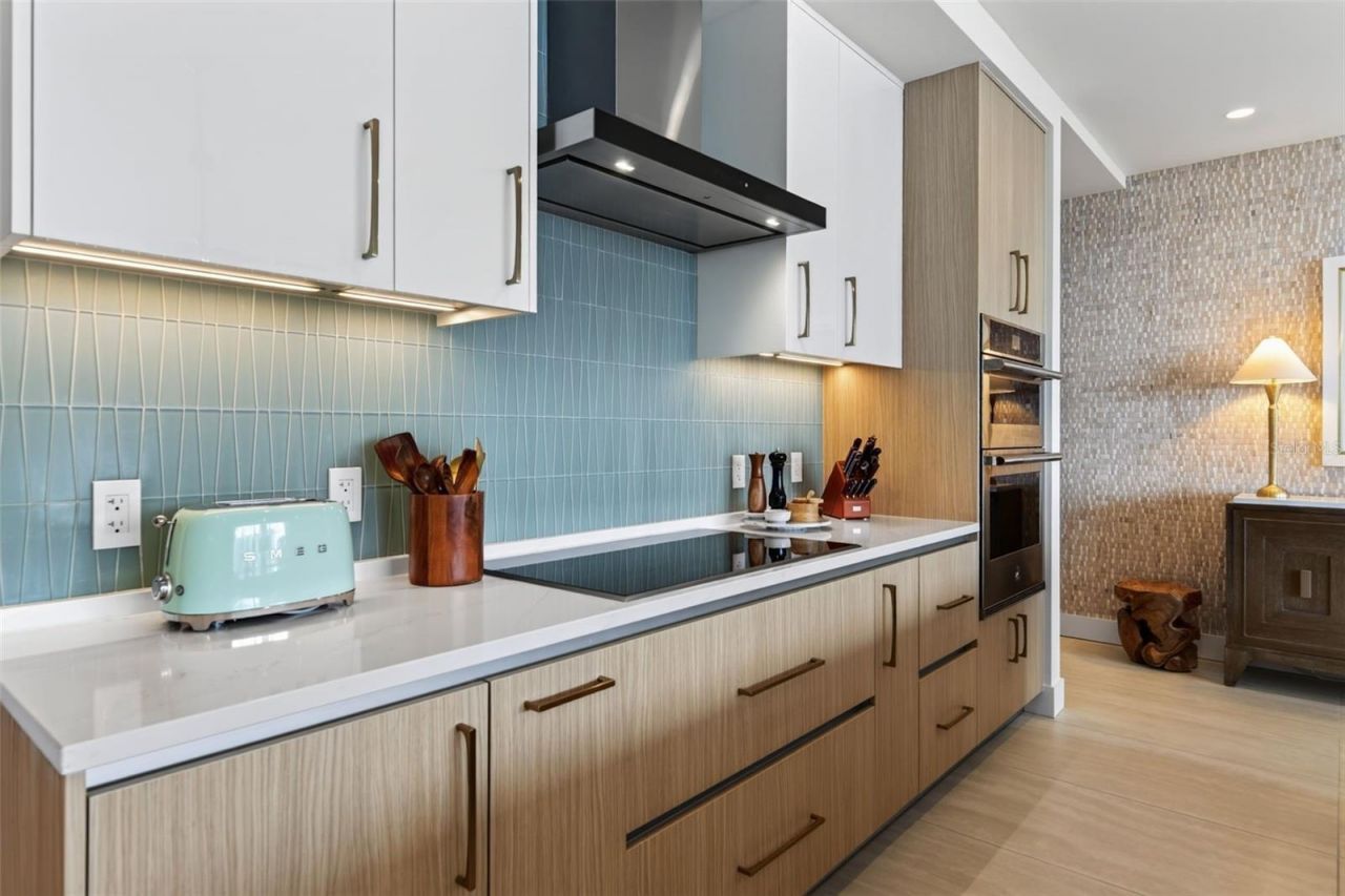 301 Quay Commons, Unit 1009, Sarasota, FL 34236 Photo