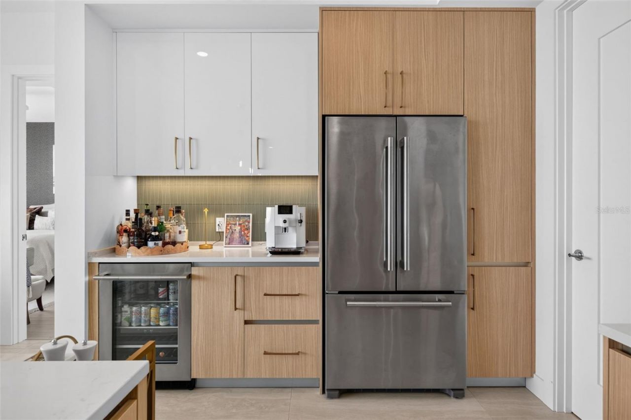 301 Quay Commons, Unit 1009, Sarasota, FL 34236 Photo