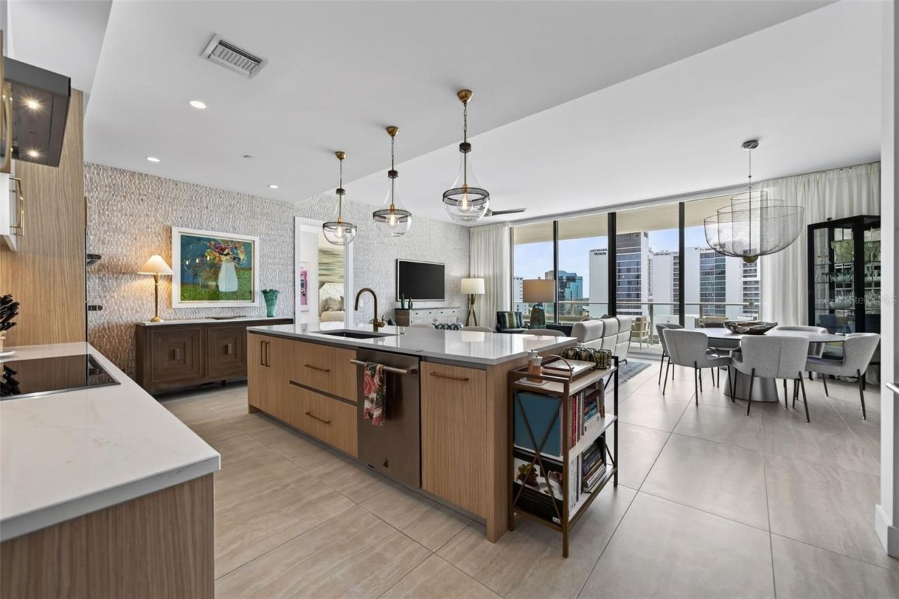 301 Quay Commons, Unit 1009, Sarasota, FL 34236 Photo
