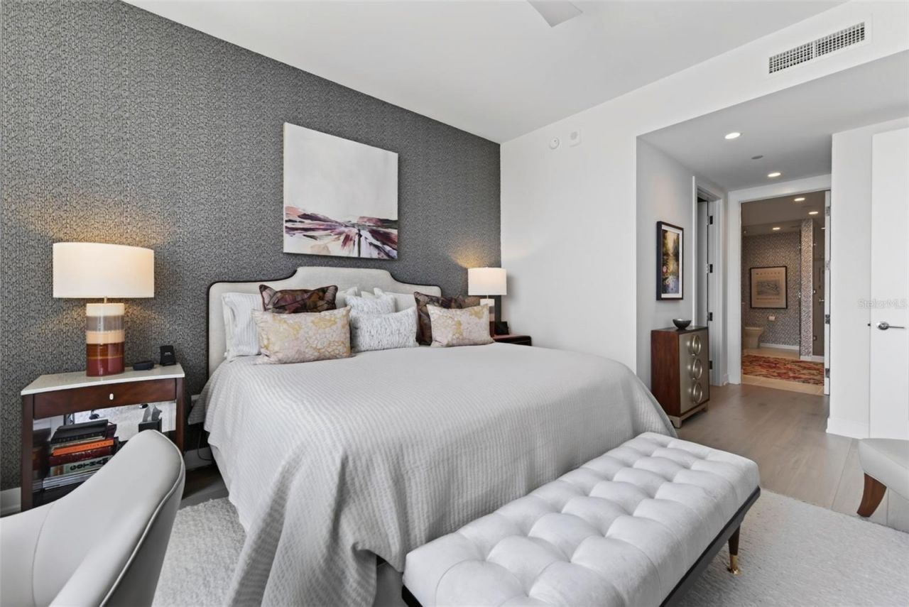 301 Quay Commons, Unit 1009, Sarasota, FL 34236 Photo