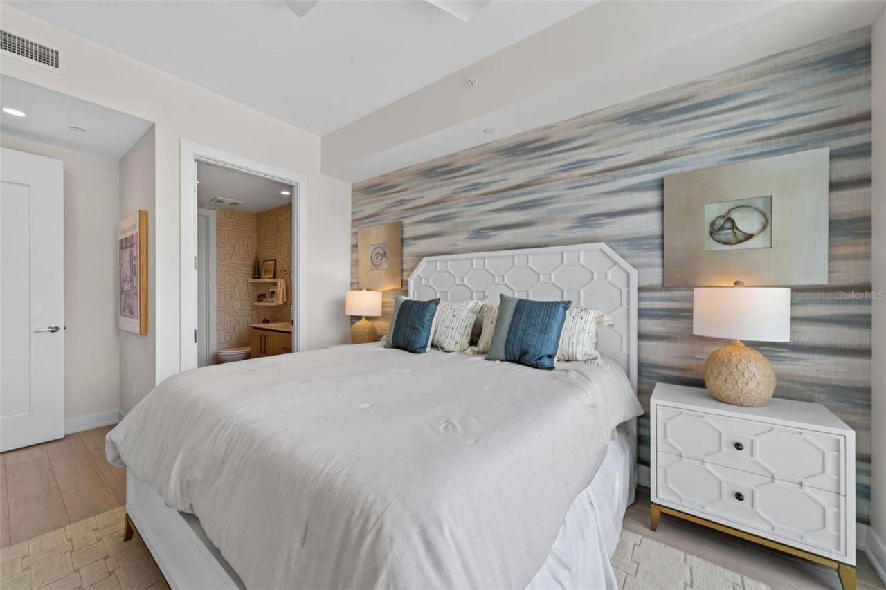 301 Quay Commons, Unit 1009, Sarasota, FL 34236 Photo