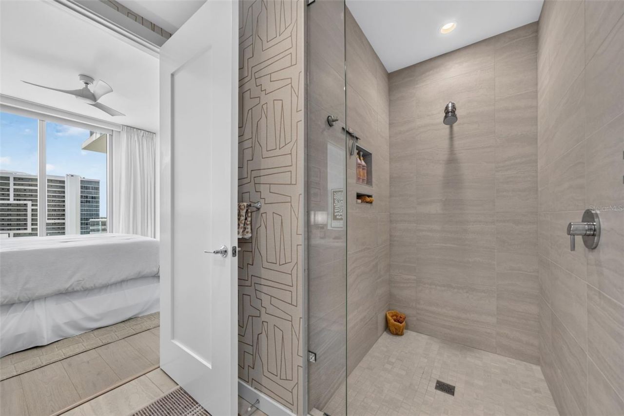 301 Quay Commons, Unit 1009, Sarasota, FL 34236 Photo
