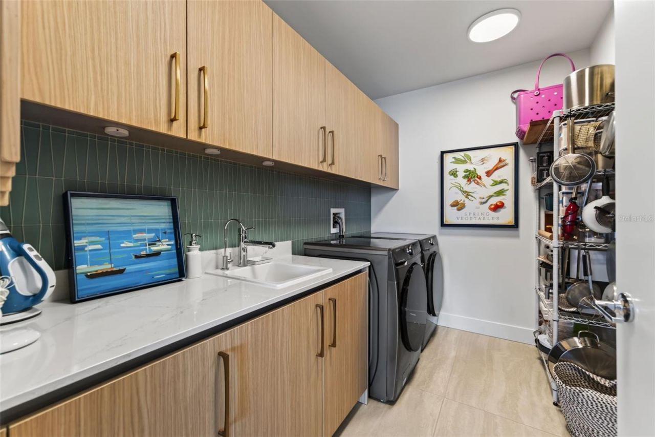 301 Quay Commons, Unit 1009, Sarasota, FL 34236 Photo