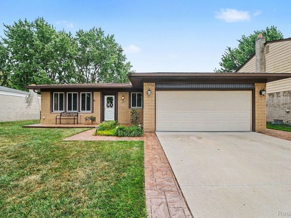 38218 Douglas Drive, Sterling Heights, Mi 48310