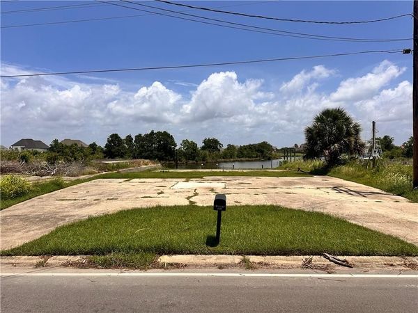 310 LAKEVIEW Drive , Slidell, LA 70458
