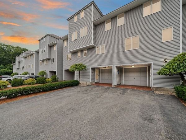 703 Sherwood Forest Ln, Unit 703, Saugus, MA 01906