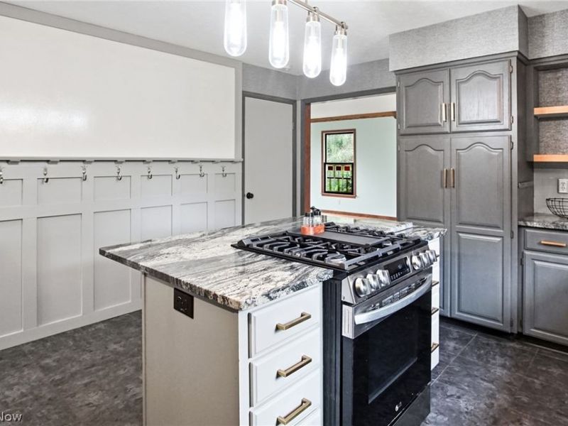 9956 Fay Drive , Wadsworth, OH 44281 Photo 12