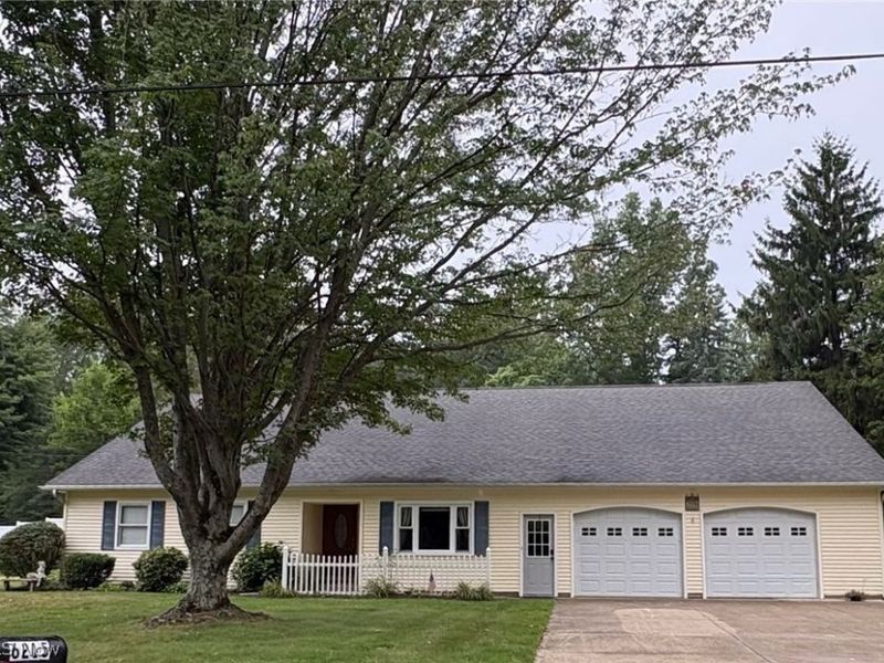 6215 Robinhood Lane, Ashtabula, OH 44004 Photo 1