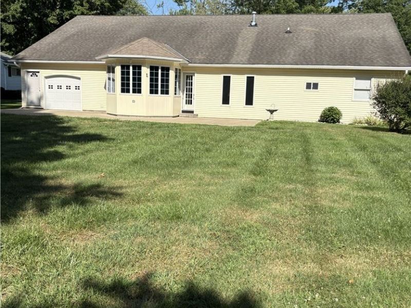 6215 Robinhood Lane, Ashtabula, OH 44004 Photo 2