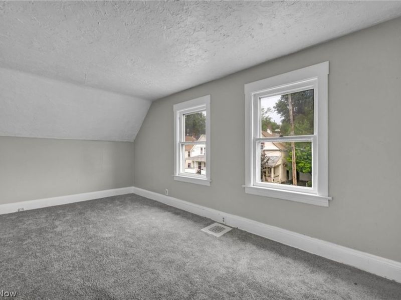 9825 Macon Avenue , Cleveland, OH 44102 Photo 11