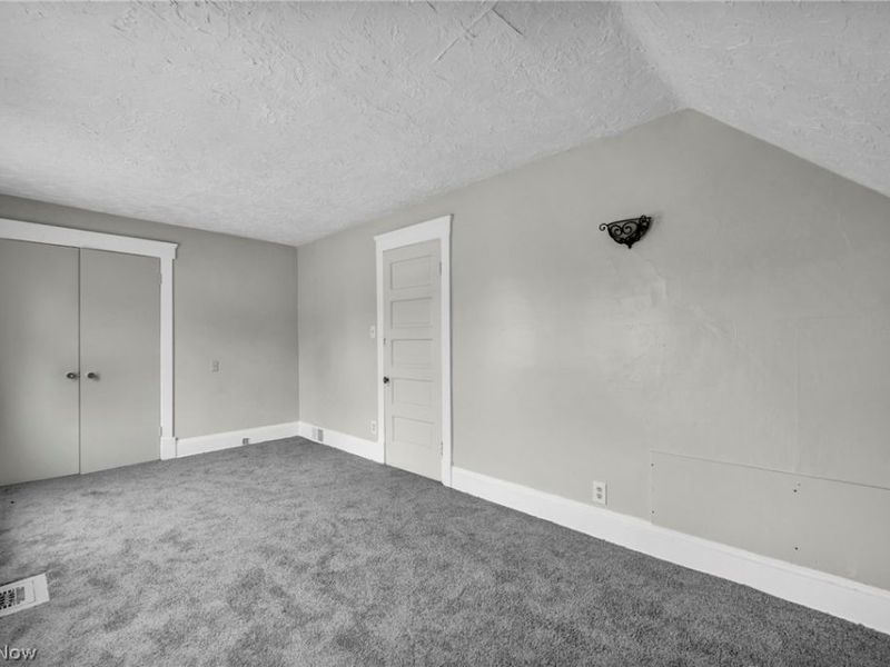 9825 Macon Avenue , Cleveland, OH 44102 Photo 13