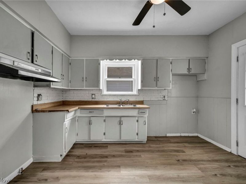 9825 Macon Avenue , Cleveland, OH 44102 Photo 3