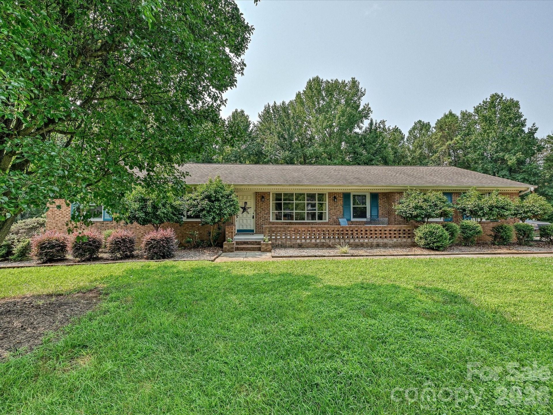 8812 Crestwood Drive, Mount Pleasant, NC 28124 Main Photo