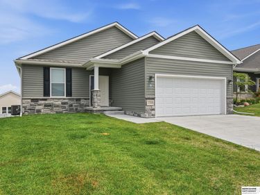 17510 Robin Drive, Omaha, NE 68136