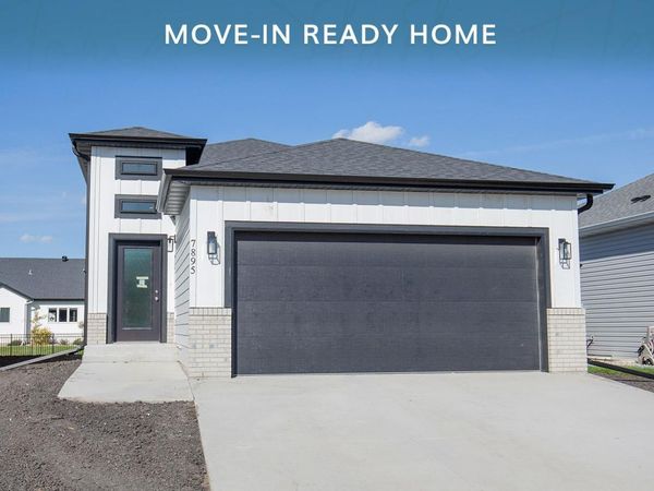 7895 Cottonwood Boulevard, Horace, ND 58047