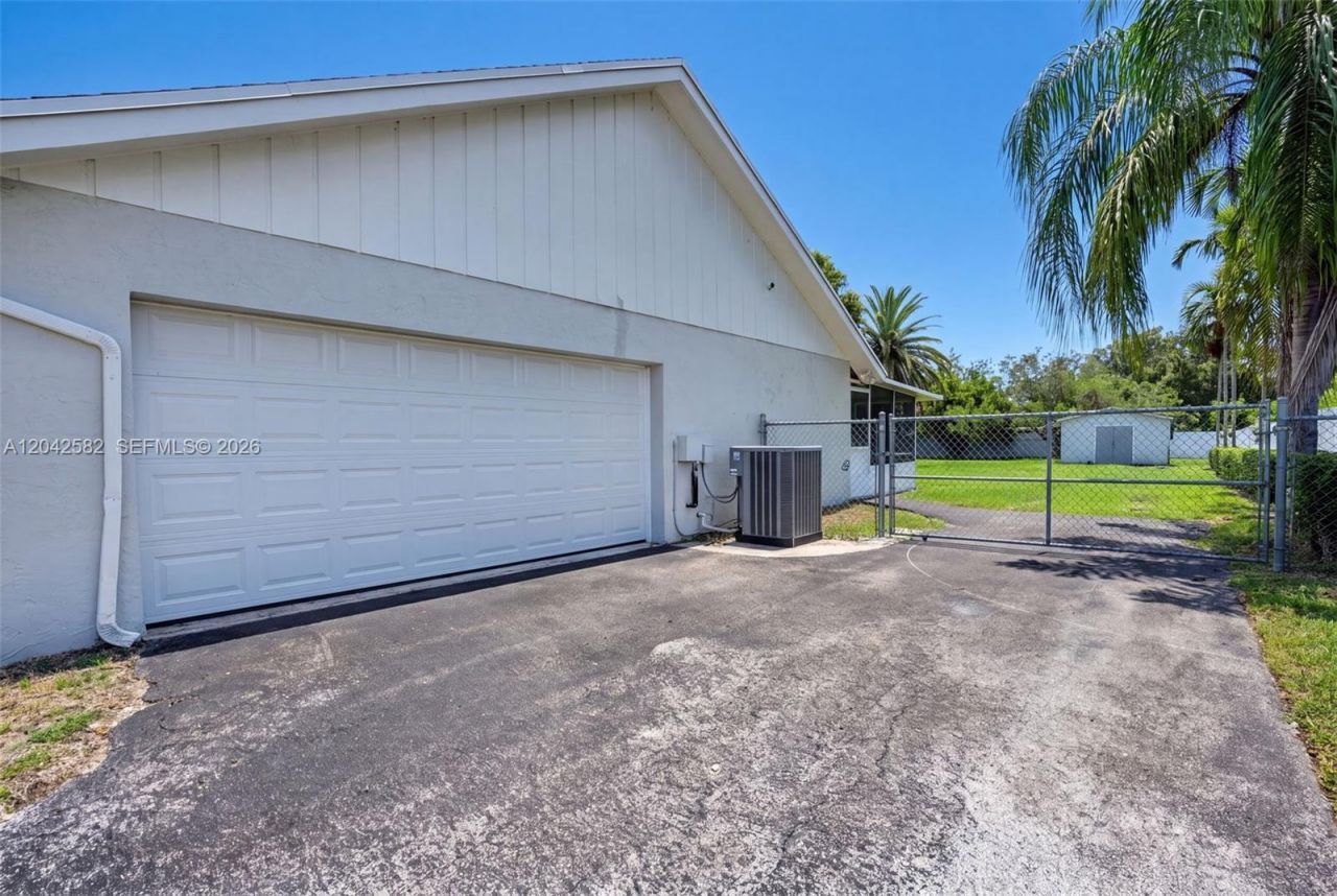 1728 NW 20th St , Homestead, FL 33030 Photo
