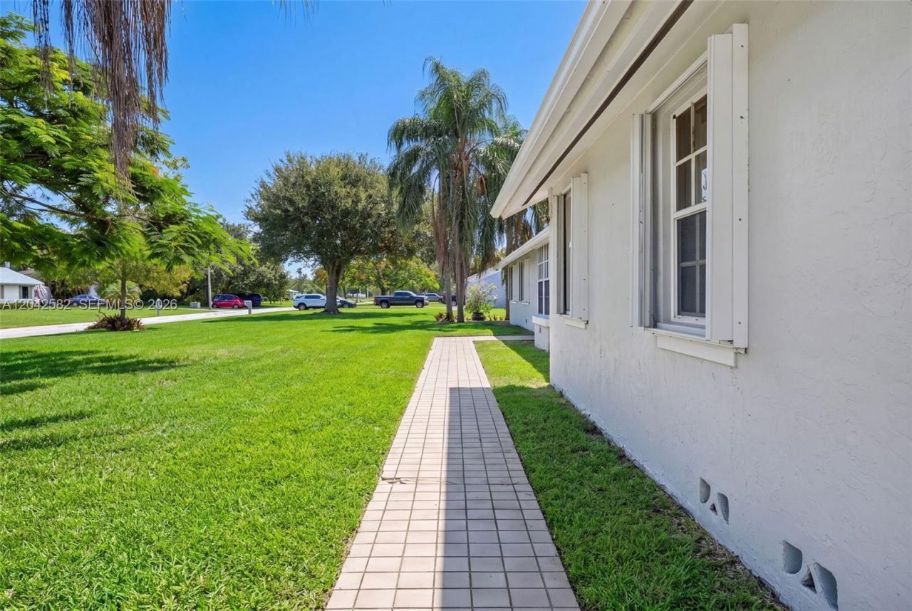 1728 NW 20th St , Homestead, FL 33030 Photo
