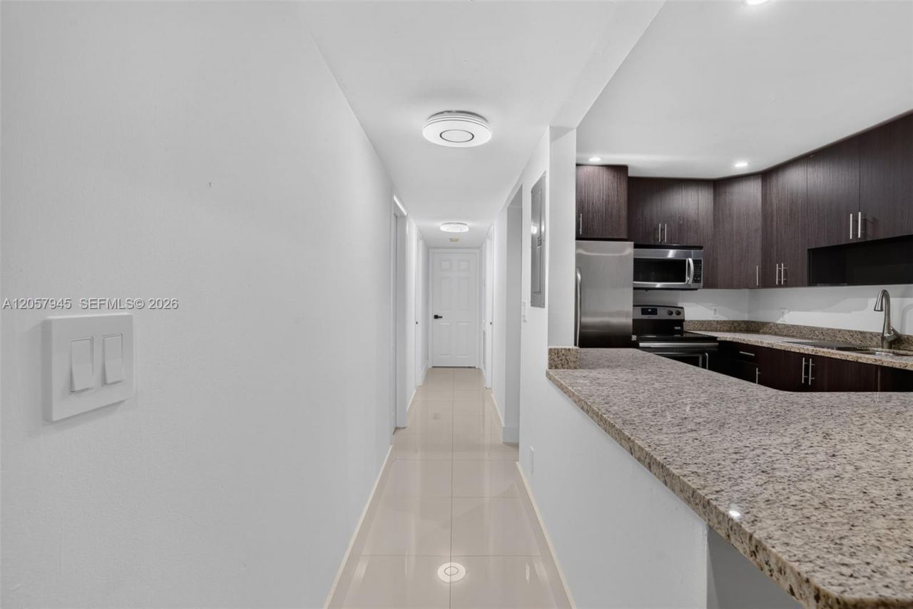 13707 SW 91st Ct, Unit Apt G, Miami, FL 33176 Photo