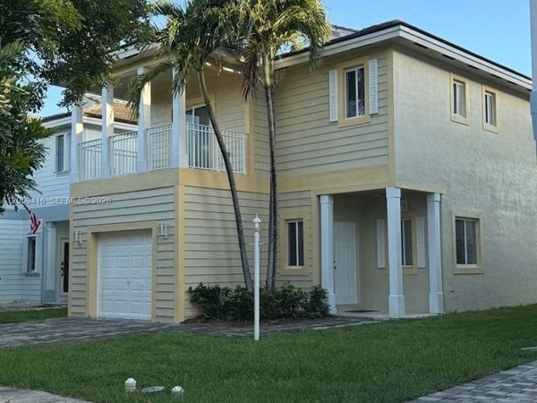 3175 NE 4th St , Homestead, FL 33033