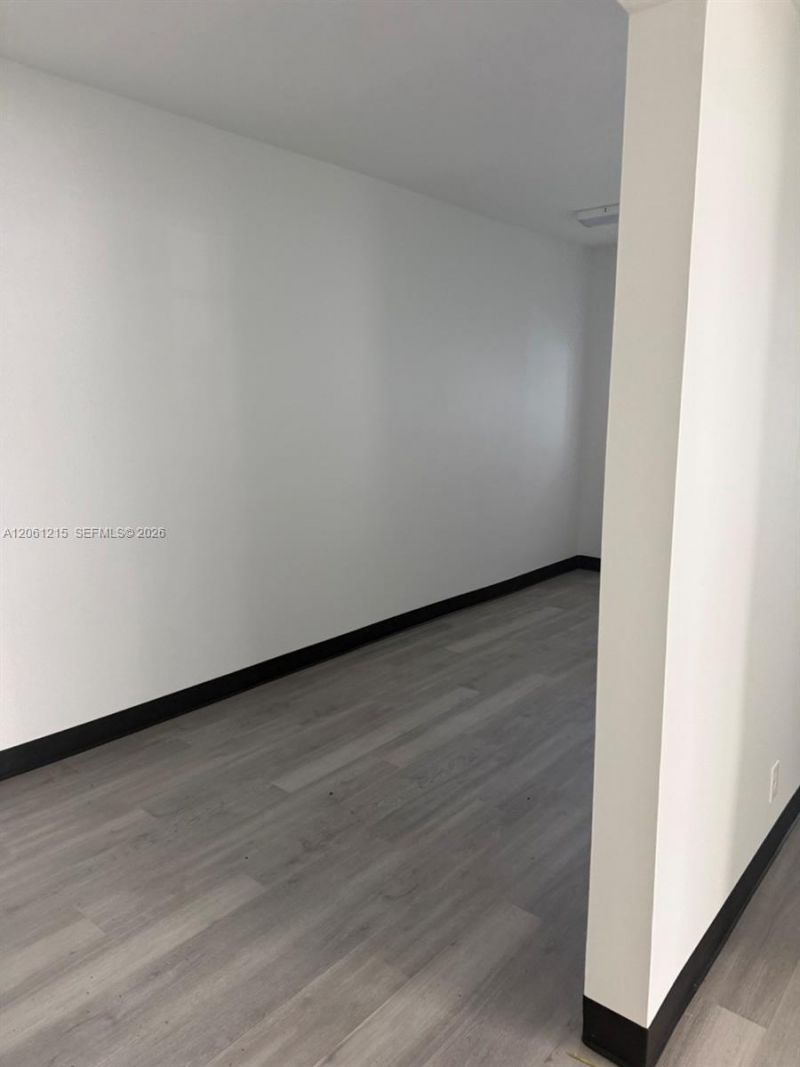 2856 E Oakland Park Blvd , Fort Lauderdale, FL 33306 Photo