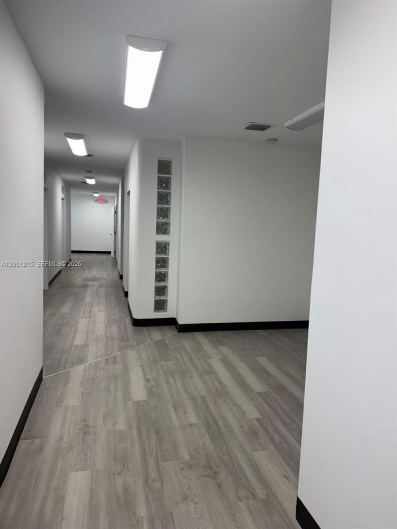 2856 E Oakland Park Blvd , Fort Lauderdale, FL 33306 Photo