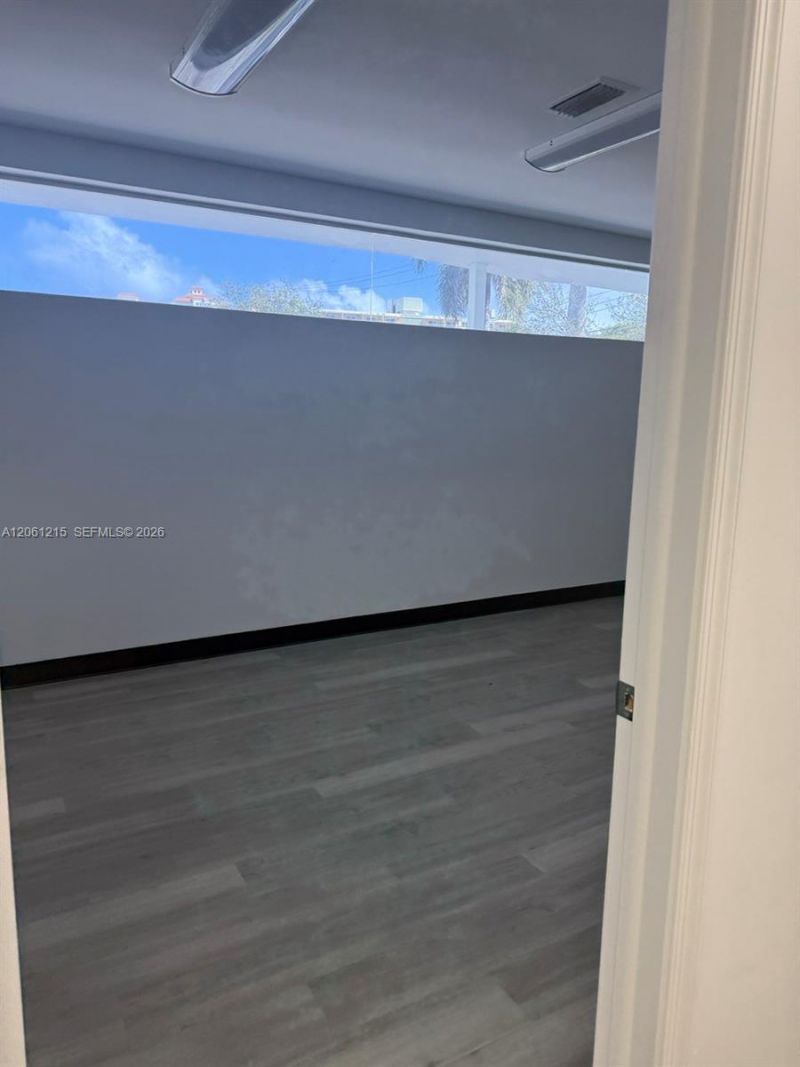 2856 E Oakland Park Blvd , Fort Lauderdale, FL 33306 Photo