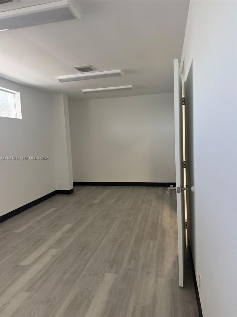 2856 E Oakland Park Blvd , Fort Lauderdale, FL 33306 Photo