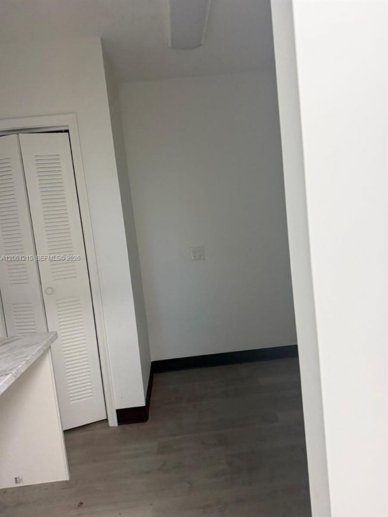 2856 E Oakland Park Blvd , Fort Lauderdale, FL 33306 Photo