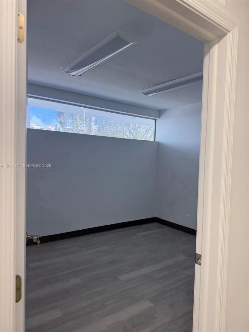 2856 E Oakland Park Blvd , Fort Lauderdale, FL 33306 Photo