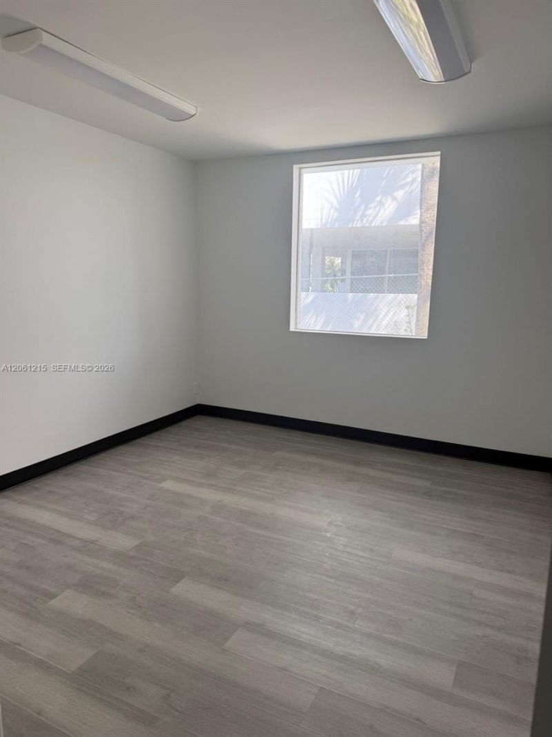 2856 E Oakland Park Blvd , Fort Lauderdale, FL 33306 Photo