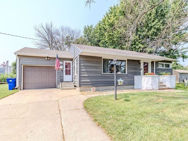 141 S 8th Ave E , Hartley, IA 51346