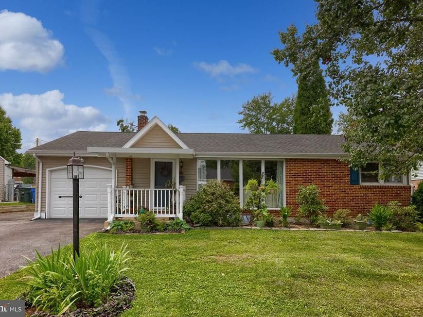 2472 Cambridge Road, York, PA 17402 Main Photo