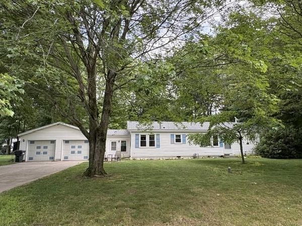 67702 S Ridgewood Drive, South Haven, MI 49090