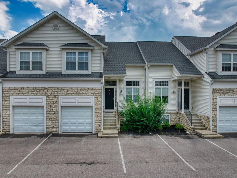 8199 Deering Oaks Drive , Blacklick, OH 43004 Photo 1