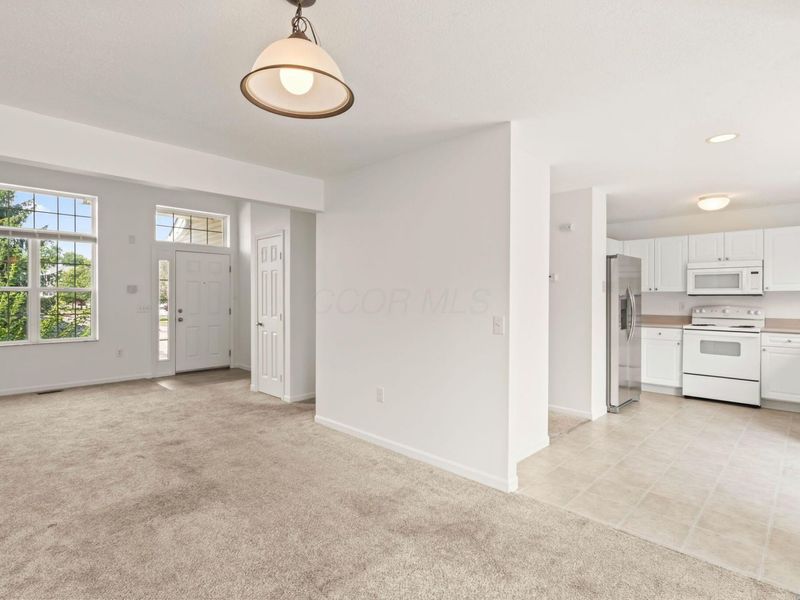 8199 Deering Oaks Drive , Blacklick, OH 43004 Photo 11
