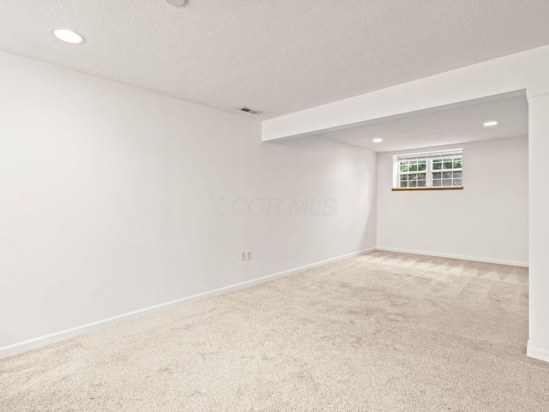 8199 Deering Oaks Drive , Blacklick, OH 43004 Photo 24