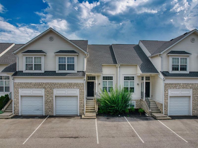 8199 Deering Oaks Drive , Blacklick, OH 43004 Photo 3
