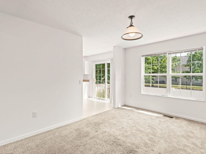 8199 Deering Oaks Drive , Blacklick, OH 43004 Photo 9