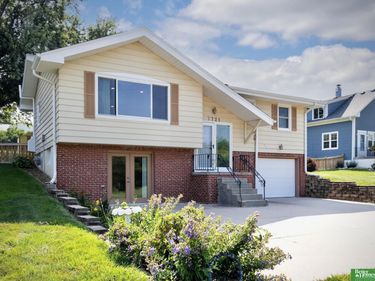 7721 S 42nd Street, Bellevue, NE 68147