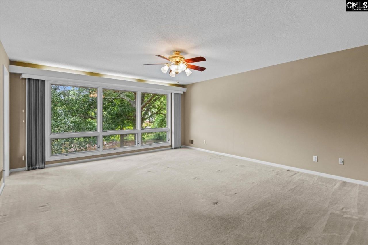 100 Hagen Court Photo 19