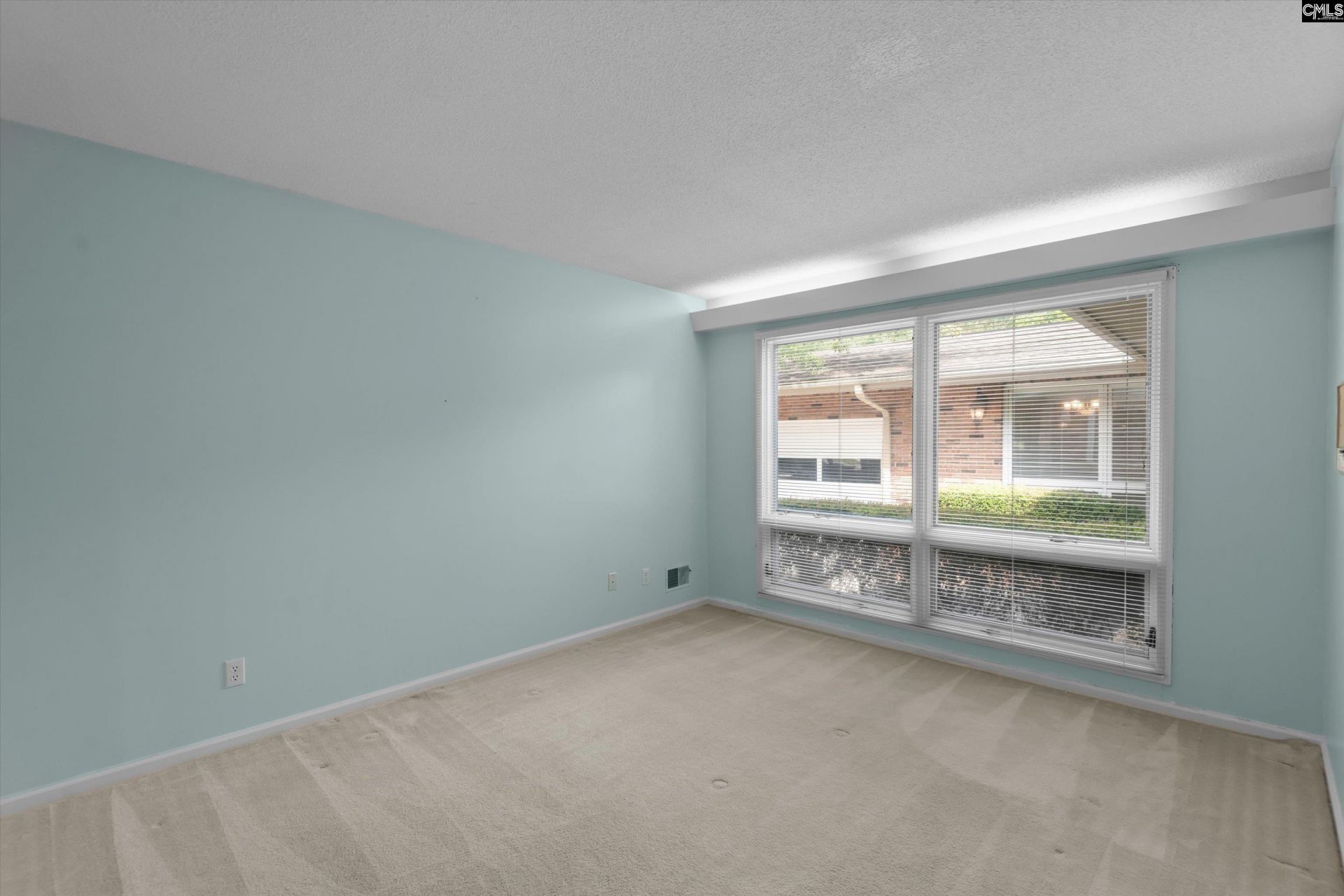 100 Hagen Court Photo 24