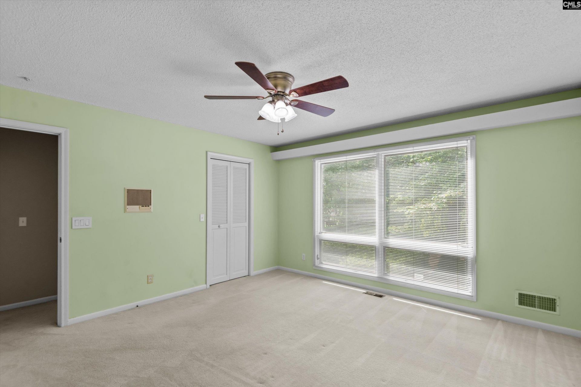 100 Hagen Court Photo 28