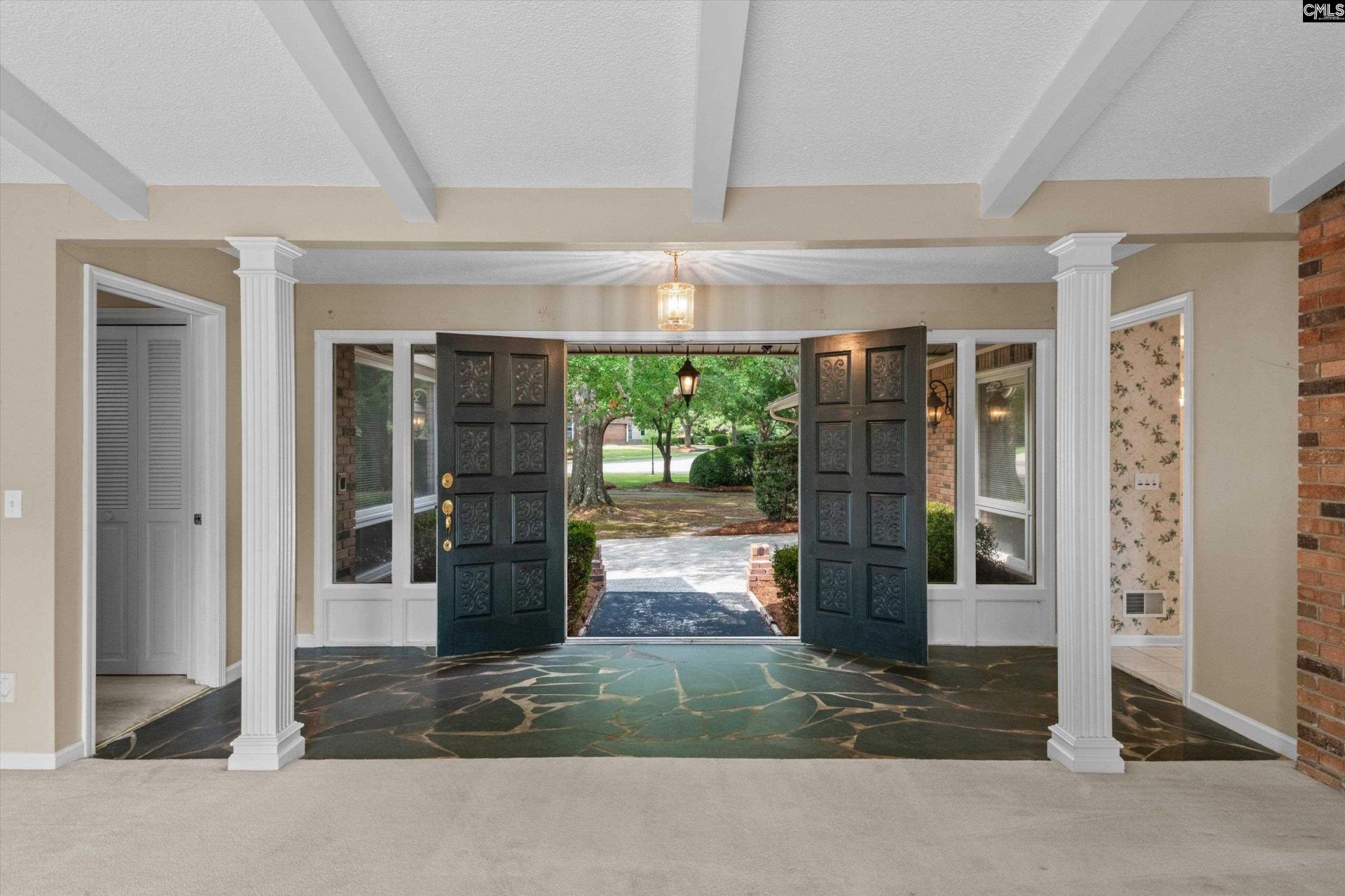 100 Hagen Court Photo 5