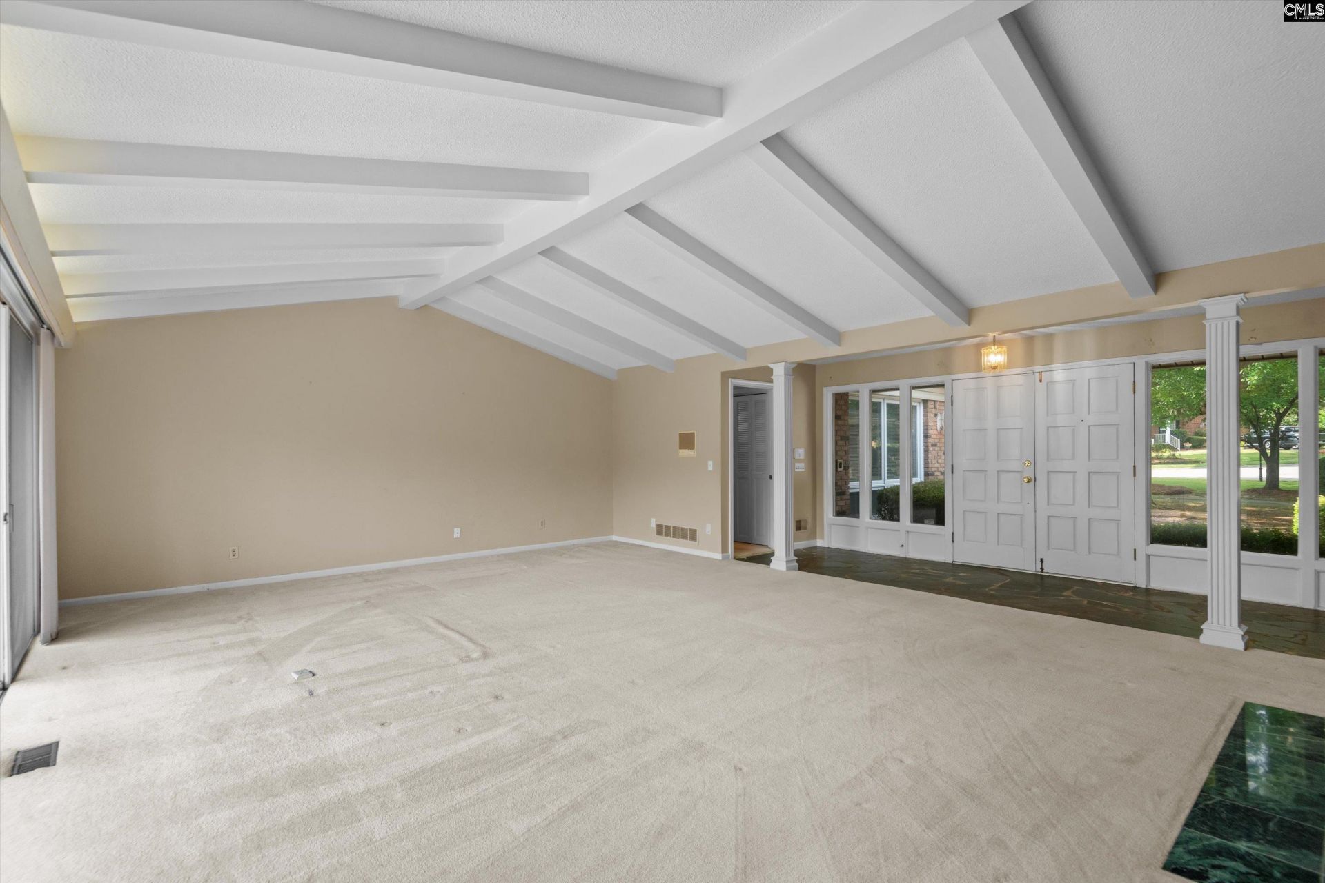 100 Hagen Court Photo 8