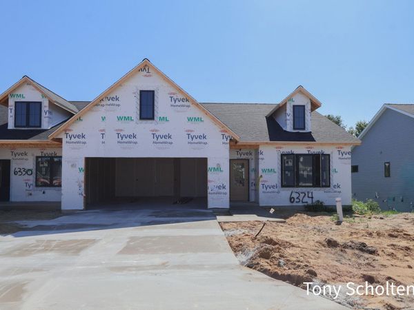 6324 Blendon Woods Drive, Hudsonville, MI 49426
