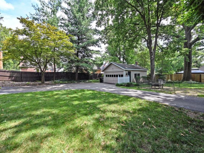1652 Beacon Street, Cincinnati, OH 45230 Photo 49
