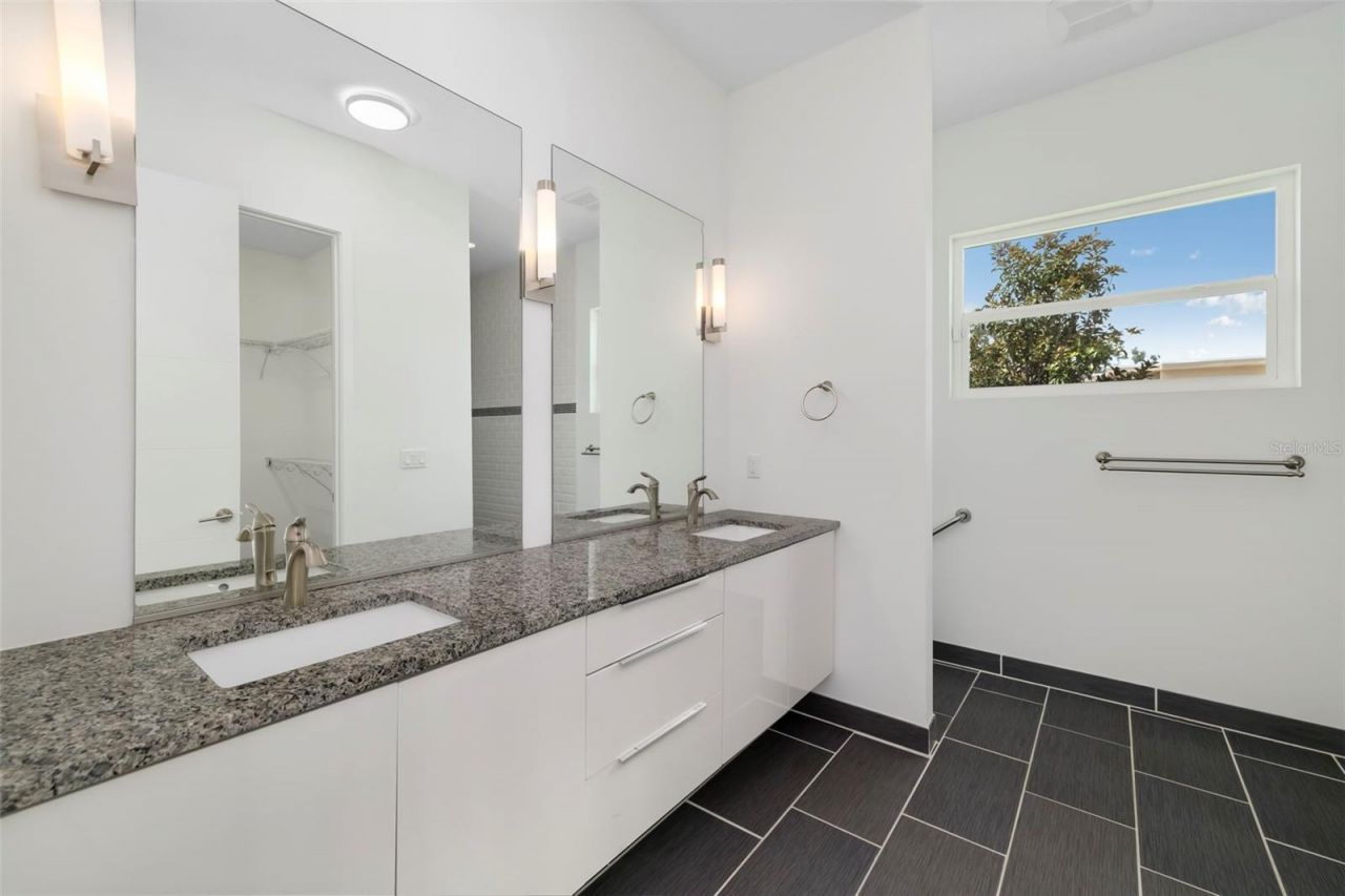 4524 Riverwood Avenue, Sarasota, FL 34231 Photo